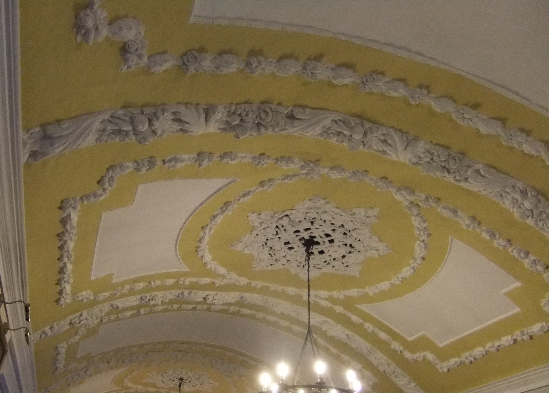 Beautiful plasterwork ceilings in the historic rooms of the Guildhall