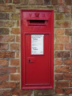Figure 27 VR letterbox in Conduit Road (© David Clark, 2020)